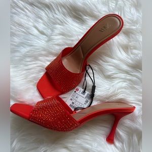 Zara. Size USA 6, EU 36. Orange and red color. Heels 6cm.